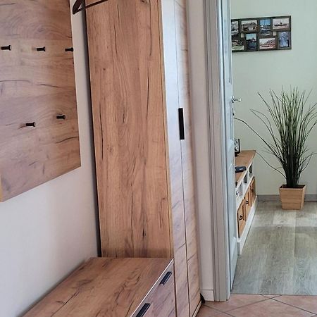 Ferienwohnung Im Roten Haus Stahlbrode Buitenkant foto